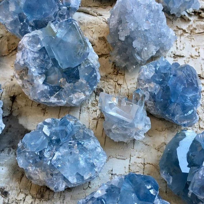 Celestite/Celestine Geode neom.soul